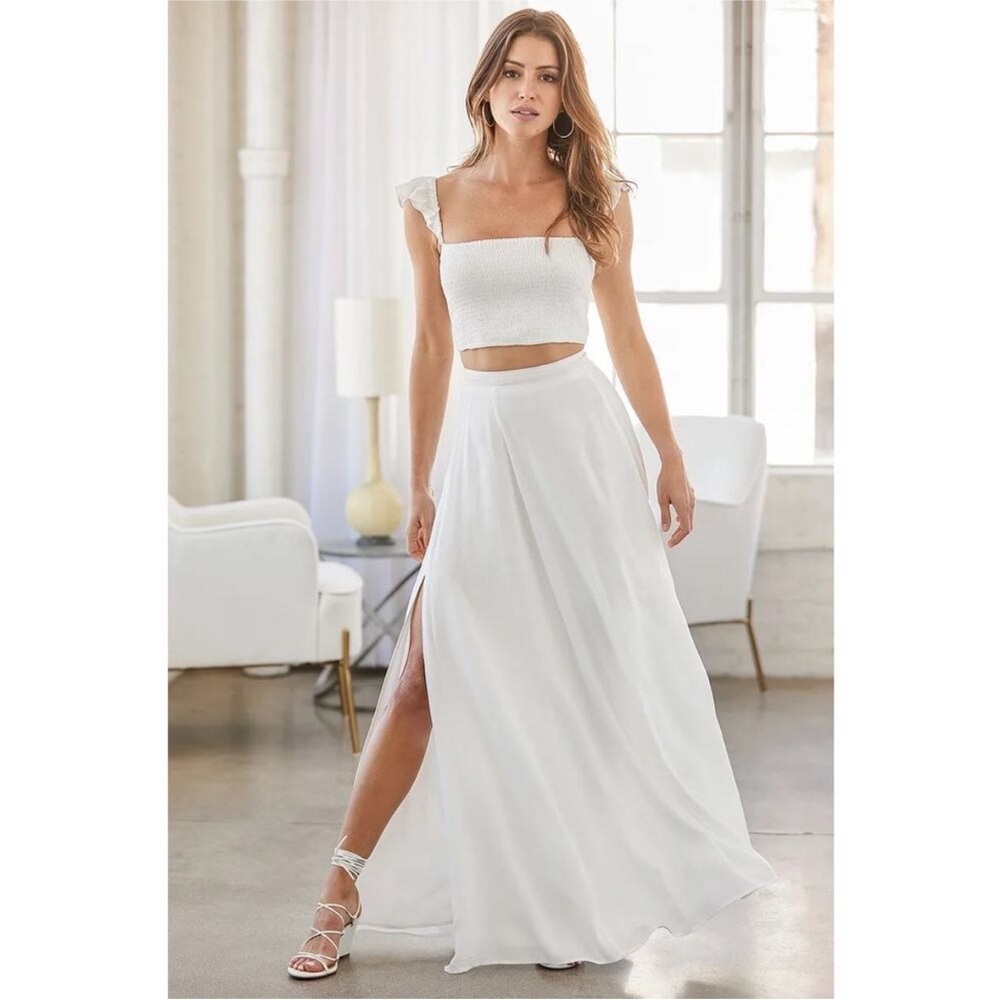Lulus white skirt, size small for bridal shower